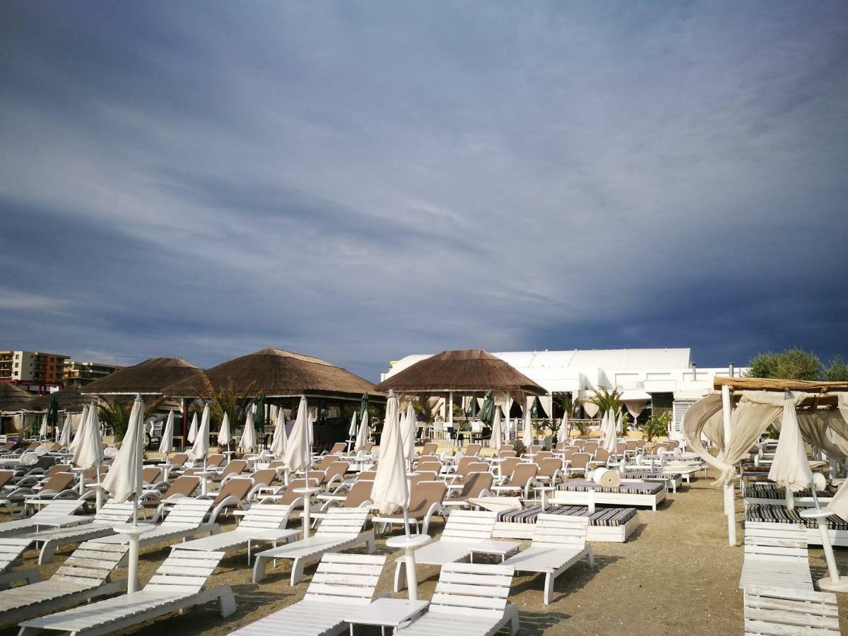 Luxury Studio 42 De Silva Mamaia Exterior photo